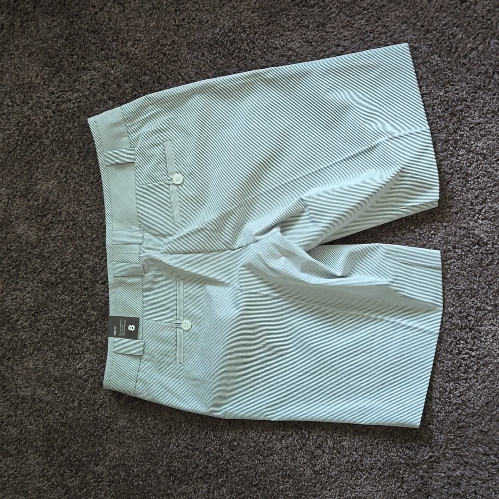 NEW The Limited Gray White Seersucker Stripe Shorts 8 - Picture 4 of 5